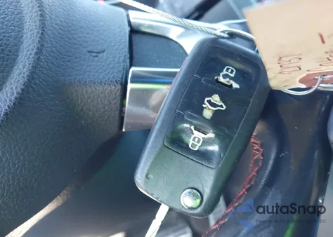 2013 Volkswagen Gti 2-Door z USA, uszkodzony, nr VIN WVWFD7AJ2DW006013